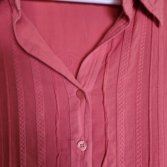 Soft Surroundings Women's Button Up 100%Cotton Salmon Top Size M Lace Detail - Picture 3 of 12